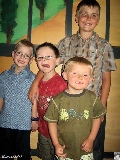 mariage60-64.jpg - Zachary - Jovany - Kévin - Carl (Le gardien de buts)