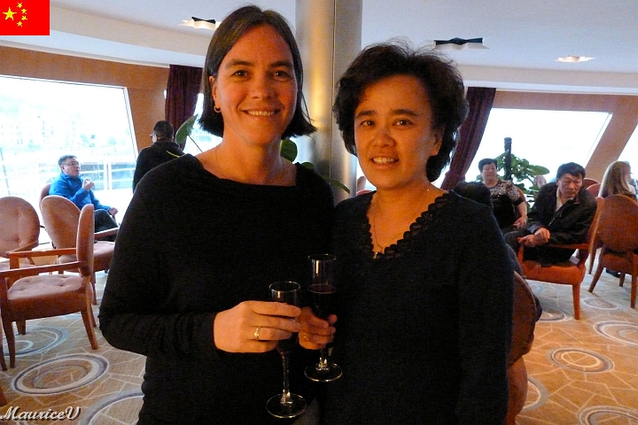 Nathalie_Yen.jpg - Nathalie & Yen - Table 2