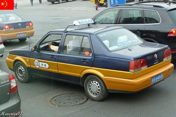Beijing-433.jpg - Les taxis sont tous similaires, et c'est l'auto allemande qui domine à 95 % (Volkswagen) dans cette ville