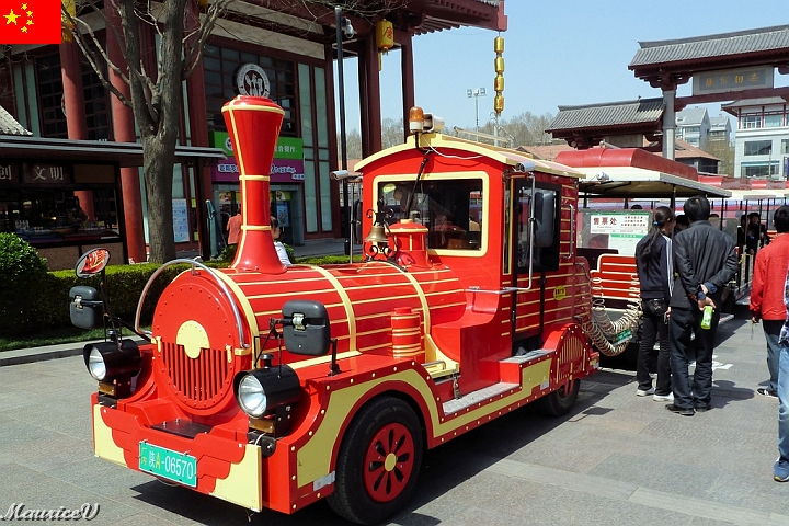 Xian-605.jpg - Un petit train pour le tourisme, comme chez nous
