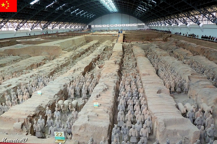 Xian-749.jpg -  Cette immense armée, environ 6000,  tomba dans l'oubli historique et elle fut redécouverte que vingt siècles plus tard.