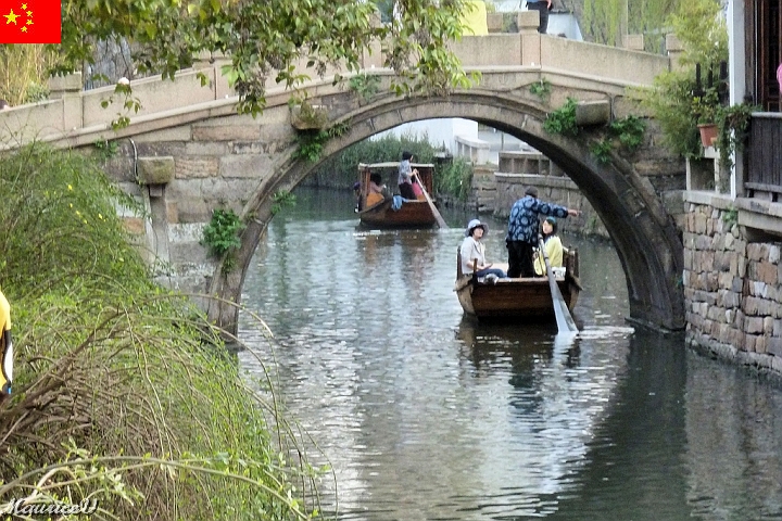 Shanghai-866.jpg - Tranquillité et romantisme sont au rendez-vous.   Le village aquatique le plus célèbre de Chine.
