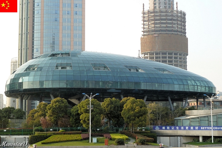 Shanghai-A20.jpg - Ceci me fait penser à un casque profilé d'un cycliste