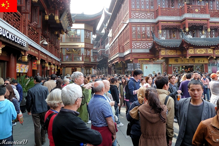 Shanghai-B03.jpg - Grand centre commercial, sur la rue Nanjing dans le vieux quartier