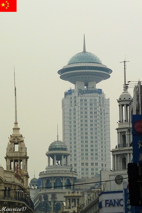 Shanghai-B16.jpg - Hotel Radisson, beau mariage avec les autres édifices