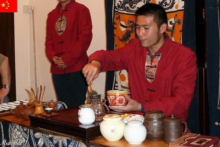 Guilin-597.jpg - Rien de mieux que la dégustation,  4 saveurs de doux à corsés nous étaient présentées avant de passer  à la boutique (bien sûr)