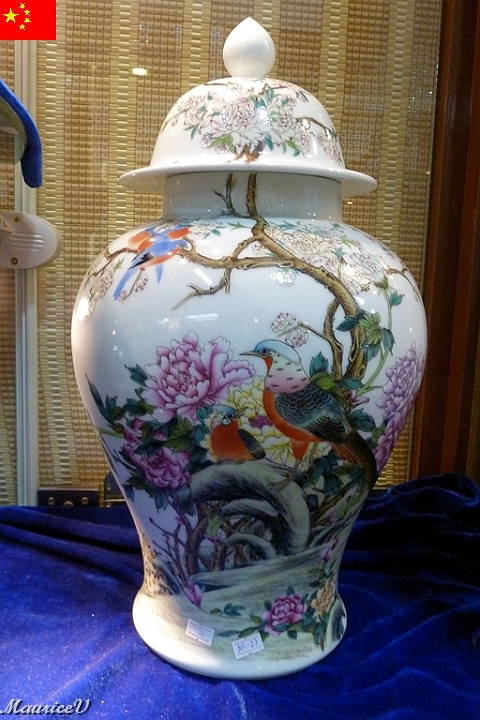 Guilin-602.jpg - Un vase exceptionnellement très bien peint