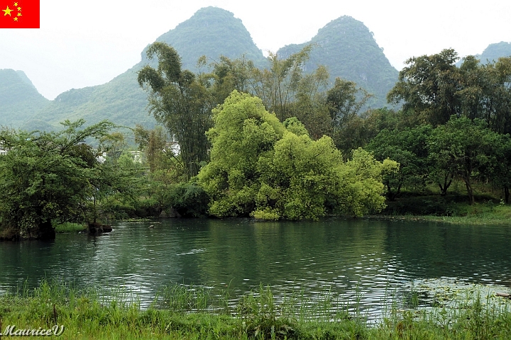 Guilin-701.jpg - Belle photo pour les amoureux.  Ici les eaux sont limpides