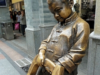 HongKong-812  Oups ! pas capable ...