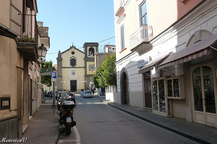 201305-103.jpg - San't Agata, village paisible où nous marchons en fin de journée.  Église bien entretenue à l'intérieur