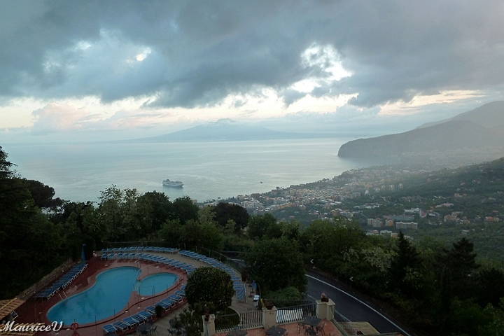 201305-545.jpg - Gisèle  mérite la photo la plus originale et matinale.  Merci mon amour