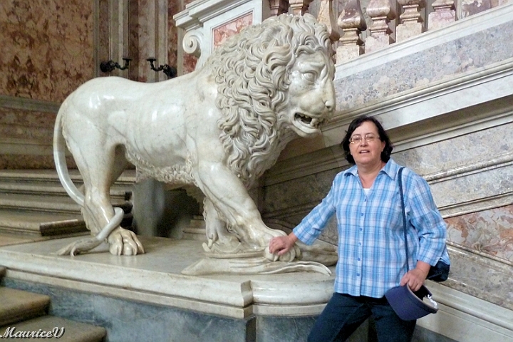 201305-712.jpg - Le palais royal de Caserte, datant du 18e siècle pour rivaliser avec Versailles 