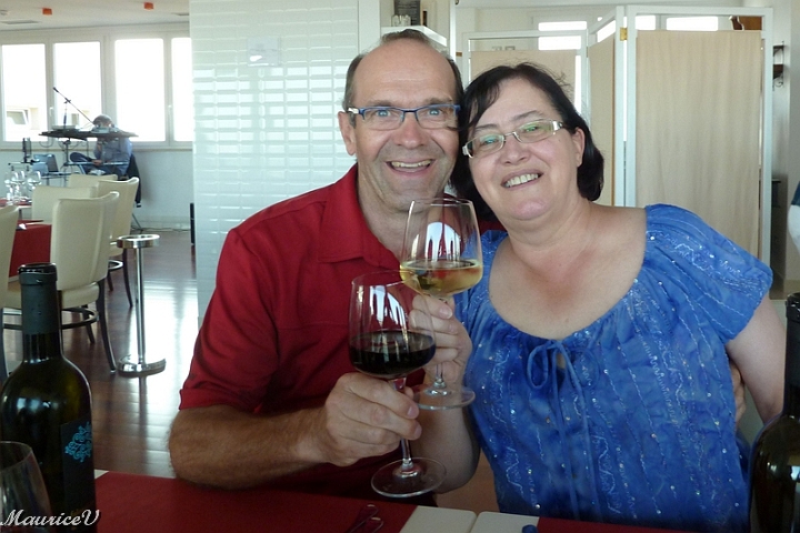 201305-747.jpg - Dernier souper en groupe à Rome.  Le réveil se fera à 4 heures demain matin