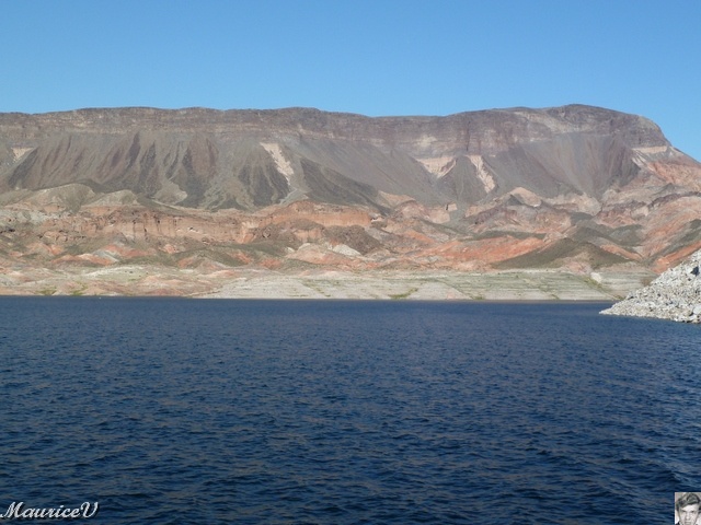 P1000367.JPG - Paysage sur le lac Mead