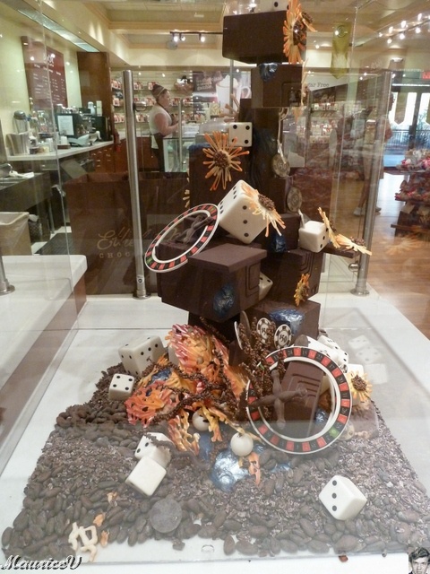 P1000371.JPG - Visite de la chocolaterie "Ethels Chocolate", située à Henderson .  Une ligne complète de 48 nouveaux chocolats fins tous différents et fait à la main. Ils sont créés par la maître chocolatier Jin Caldwell.