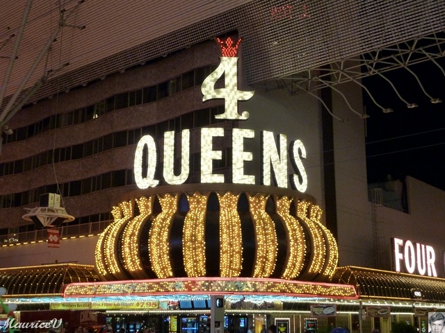P1000390.JPG - Nous sommes allés passer la soirée dans le "Old Las Vegas".  Une clientèle à l'opposé et des atttractions des années 90.