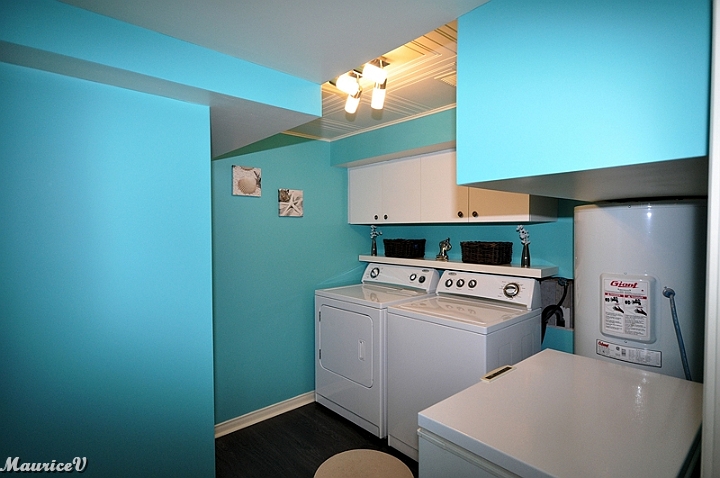 Leclerc-SS-Salle-Eau.jpg - Sous-Sol  -->  Salle de lavage,réservoir eau chaude et boîte électrique (200 Ampères) en face de la sécheuse