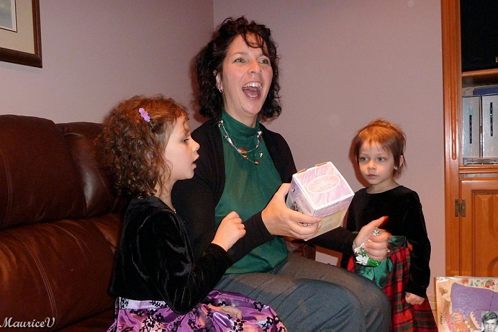 P1010891.jpg - Une boîte menteuse qui plaît à Gene