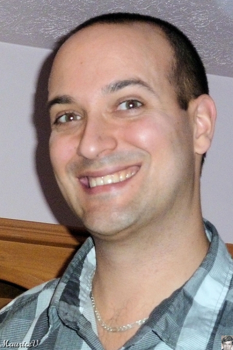 P1010902.jpg - Le sourire avant la game de cartes