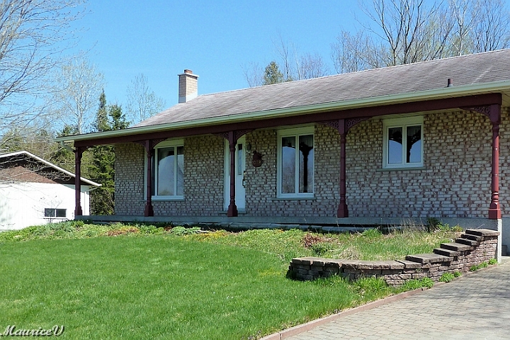 Debut-119.jpg - Une image avant les travaux.  Notez le muret qui s'incline...