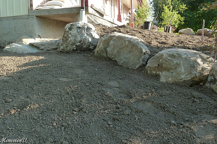 Travaux-451.jpg - Les  plus grosses roches sont ici