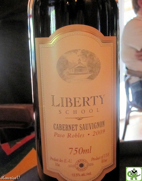 Richard_774.jpg - Il y avait un vin corsé, saveur chêne pas piqué des vers