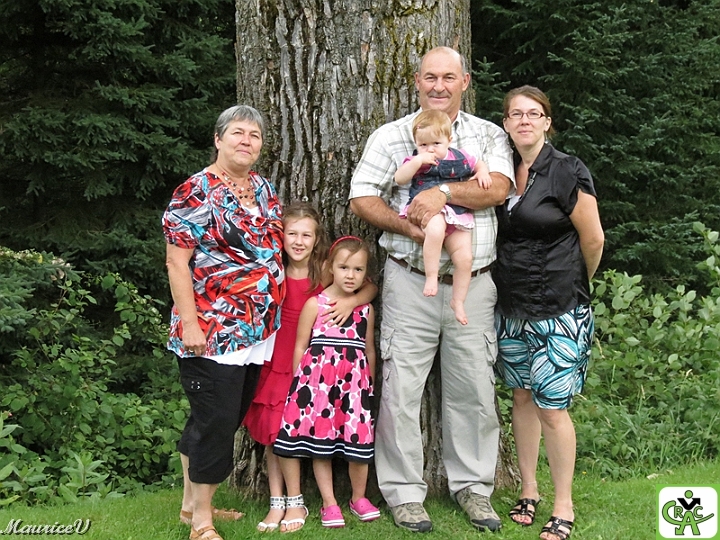 Guy-Famille-341.jpg - La génération Marchand :  Francine,  Maélie,   Ariane,  Guy,   Anaëlle  et  Josianne
