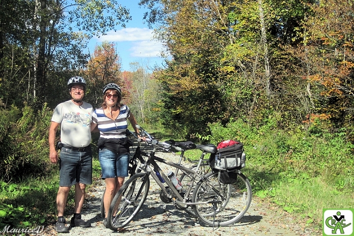 Richard_Vélo-Lawrenceville.jpg - Richard et Claudette en expédition pour garder la forme,  mais plutôt pique-niquez en amoureux...