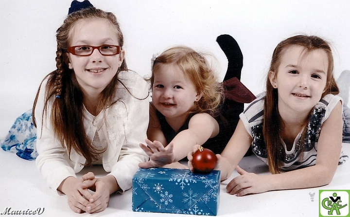 Guy_3petites.jpg - 3 bijoux pour Francine et Guy : Maëlie (ainée), Anaëlle (cadette) et Ariane