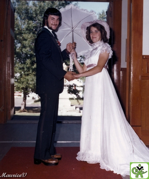 Guy_Mariage.jpg - Francine et Guy ont chanté "les parapluies de Cherbourg" lors d'un samedi ensoleillé d'août 1975