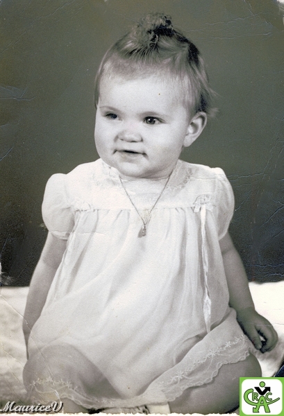 Lorraine_Bébé.jpg - Déjà des bijoux et elle nous en a montré plusierus depuis...