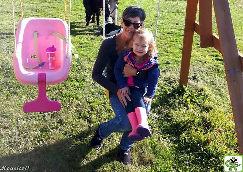 Suzanne_930-RS8.jpg - Maéva et sa couleur préférée...